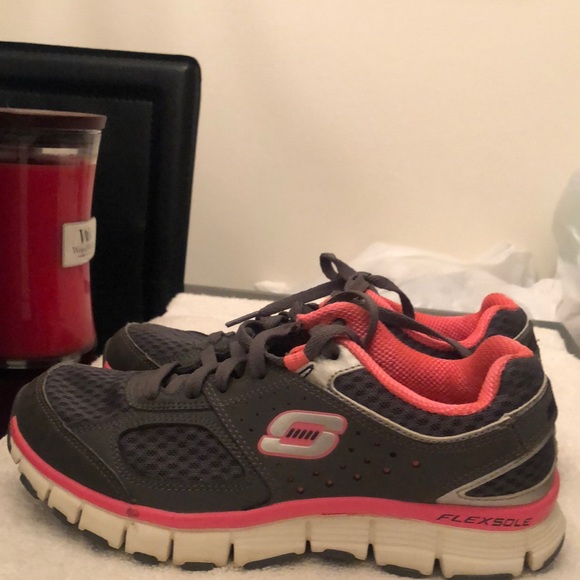 SKECHERS FLEX SOLE SNEAKERS WOMENS SIZE 7